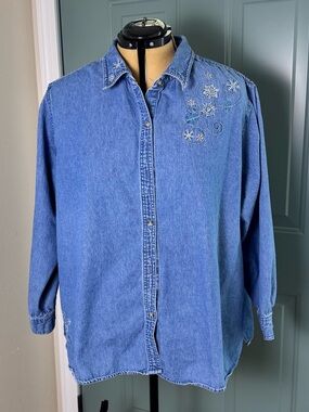 Women’s 3XL Denim Button Up Shirt Embroidered Snowflake Western Style Blue